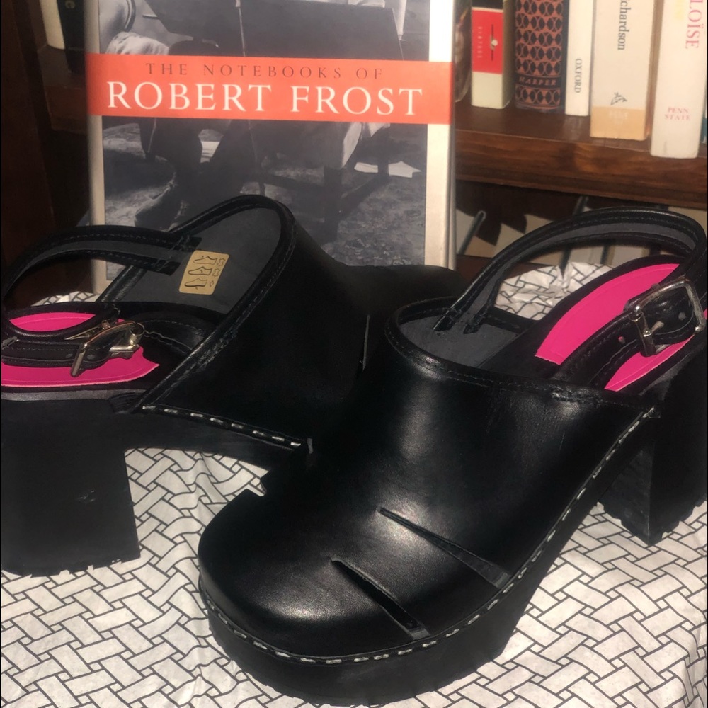 Black clogs NBW